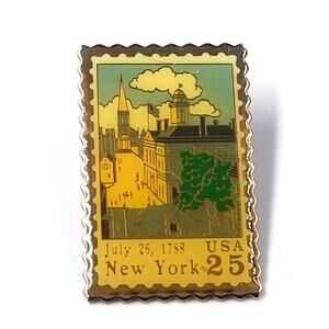 1988 New York July 26 1788 NY 200th Anniversary USPS 25 Cent USA Stamp Pin VTG